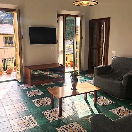 Pearl Gray House * מנרולה